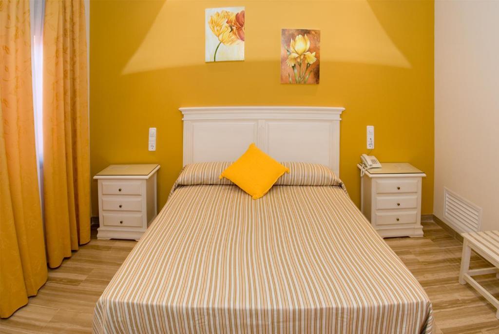 Hotel Los Girasoles Valencina de la Concepción Zimmer foto